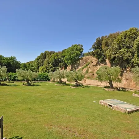 Sleeps 4 With Pool