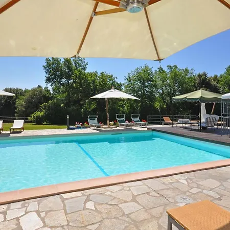 Sleeps 4 With Pool Apartment