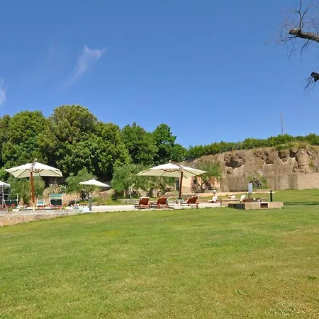 Sleeps 4 With Pool *