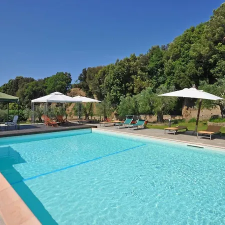 Sleeps 4 With Pool